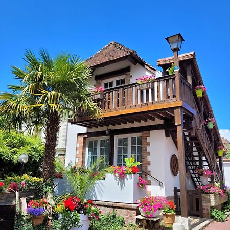 Gite Le Balcon Flaubert Forges-les-Eaux Luaran gambar